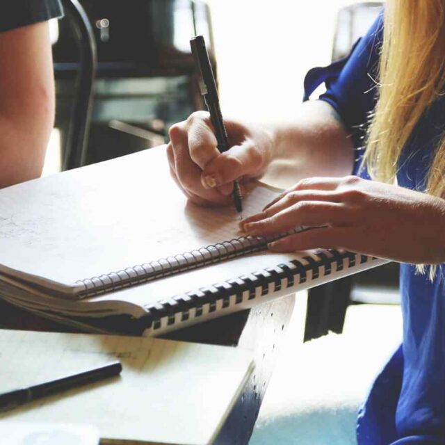https://bosefawehinmi.com/wp-content/uploads/2016/07/bg-headline-08-640x640.jpg